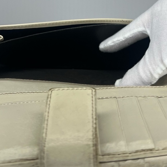 💜Gucci Cream/Beige Guccissima Gold Heart Snap Long Wallet | PRELOVED💜 - Picture 9 of 13